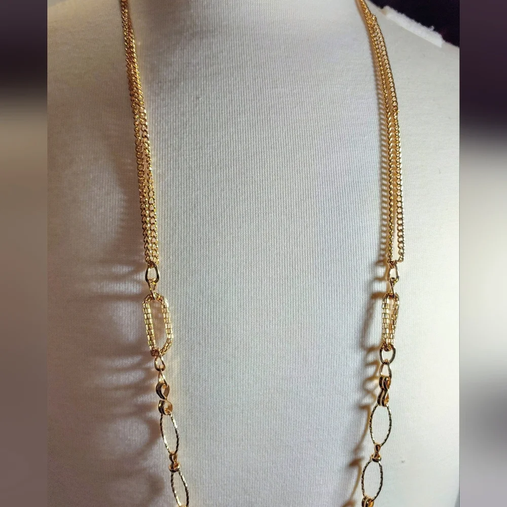 Elegant Gold Chain Necklace NWOT